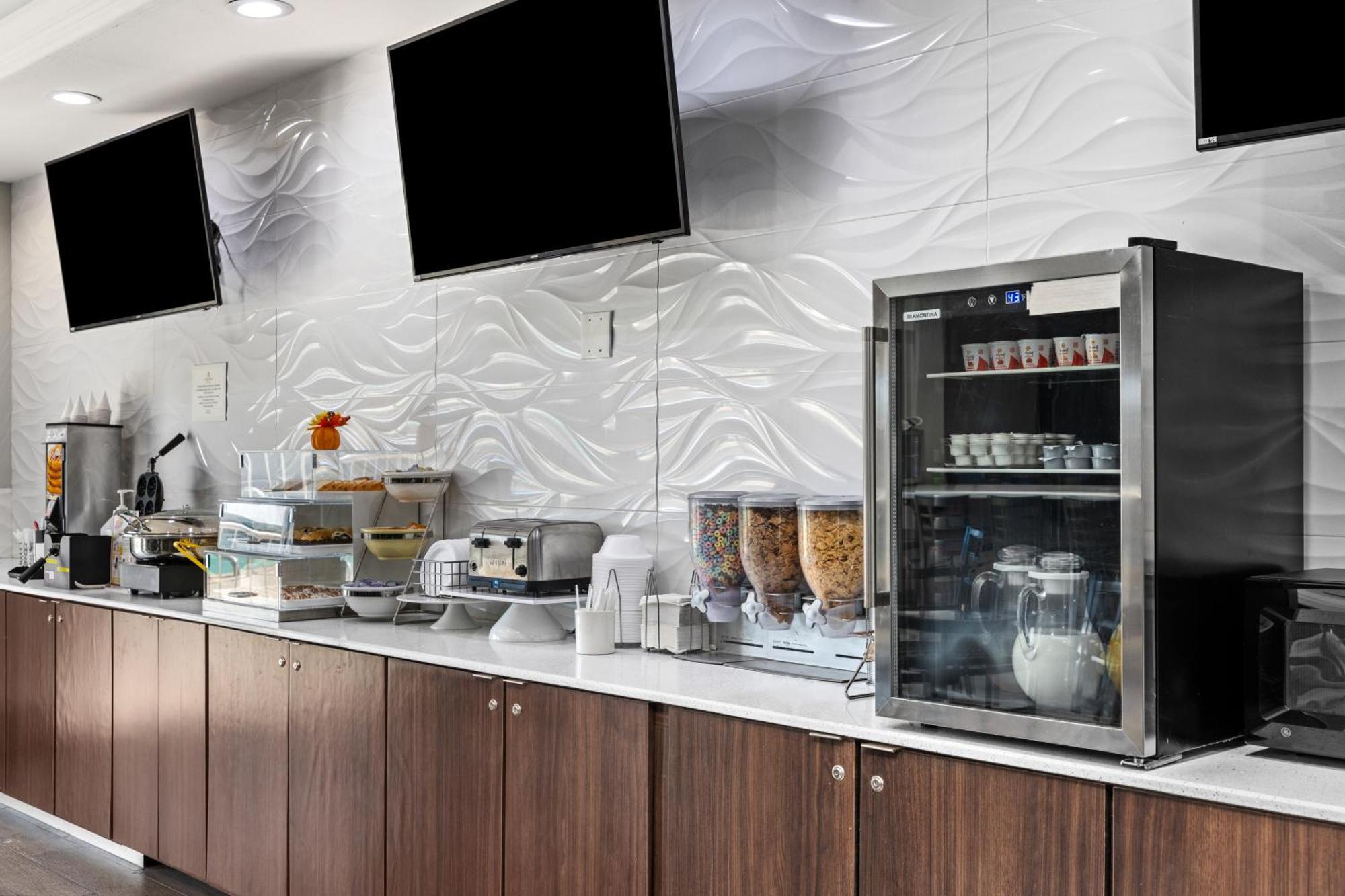 La Quinta Inn Suites By Wyndham Raymondville Harlingen Bagian luar foto