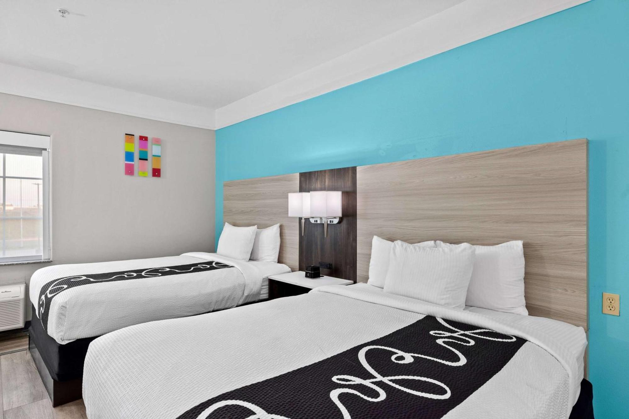 La Quinta Inn Suites By Wyndham Raymondville Harlingen Bagian luar foto