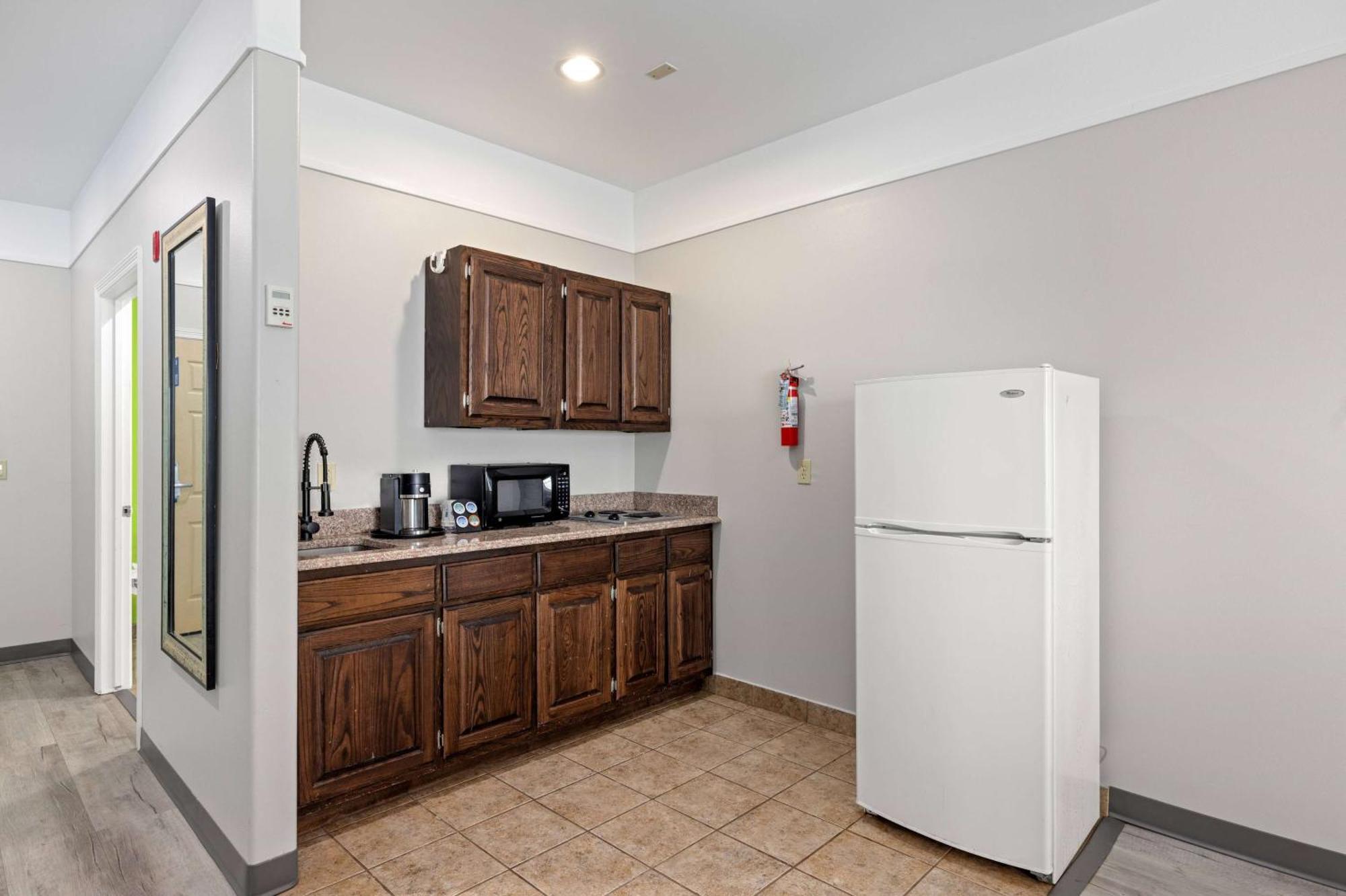 La Quinta Inn Suites By Wyndham Raymondville Harlingen Bagian luar foto