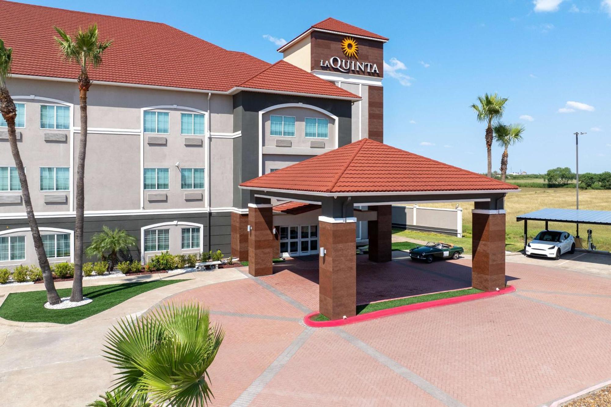 La Quinta Inn Suites By Wyndham Raymondville Harlingen Bagian luar foto