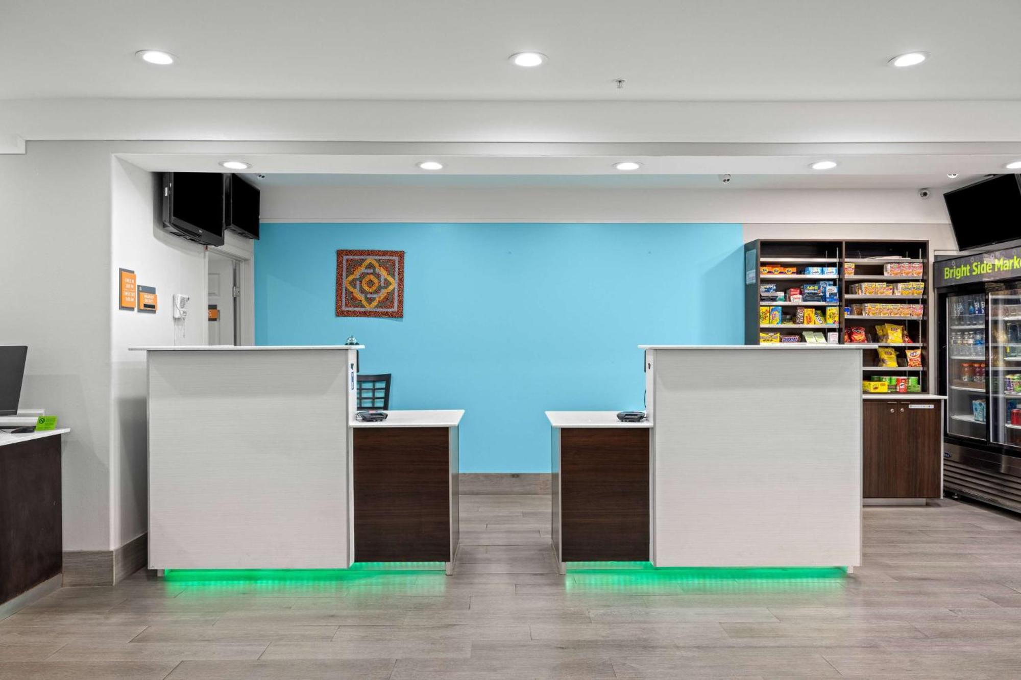 La Quinta Inn Suites By Wyndham Raymondville Harlingen Bagian luar foto