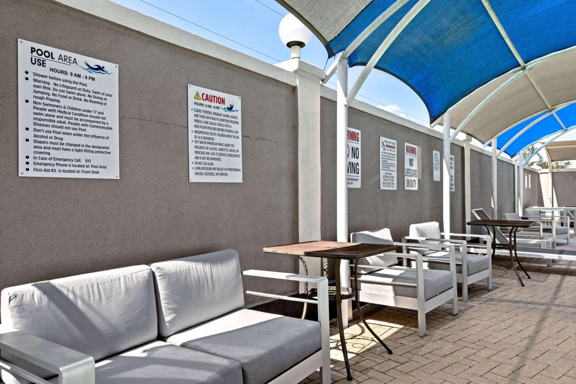 La Quinta Inn Suites By Wyndham Raymondville Harlingen Bagian luar foto
